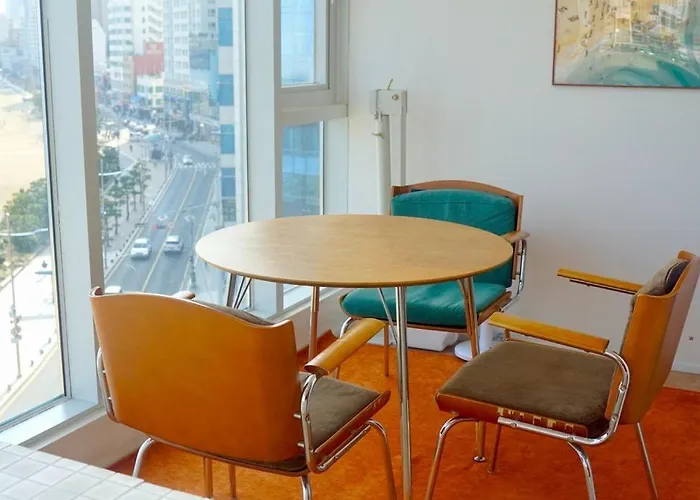 Neouigyejeol Pusan