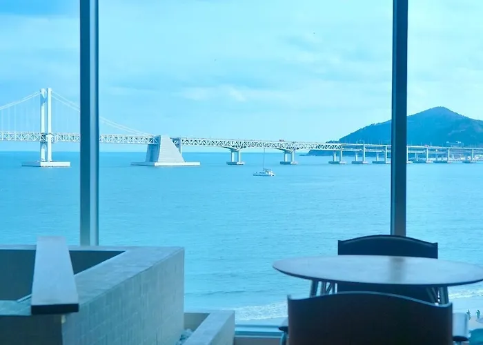 Neouigyejeol Pensjonat Pusan