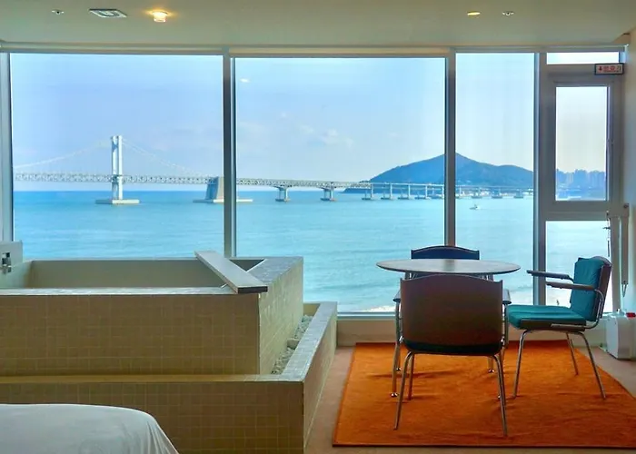 Neouigyejeol Pusan